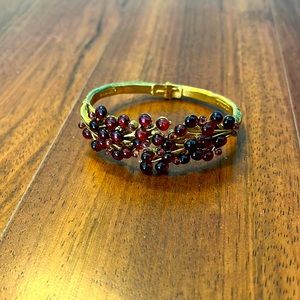 Bracelet. Hinge opening